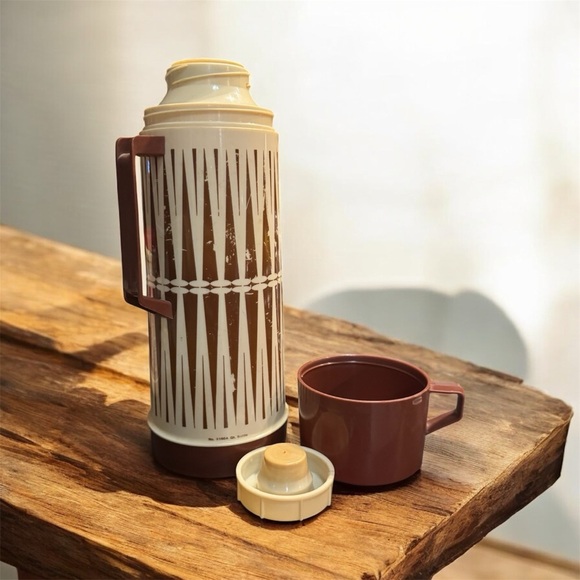 VINTAGE ALADDIN THERMOS - Picture 4 of 7